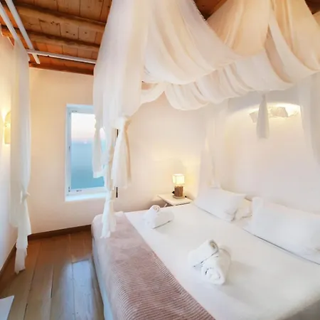 Super Deluxe Mykonos Celestial Vista 11 Bedrooms 2 Private Infinity Pools Helipad Kastro * Fanari (Mykonos)